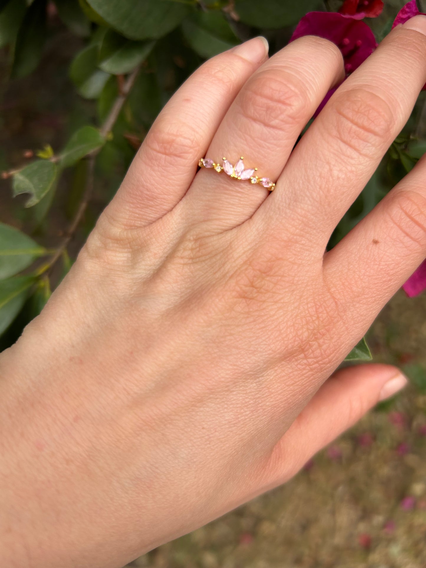 Anillo Corona de Circonias Rosa en plata 925 y Chapa Dorada