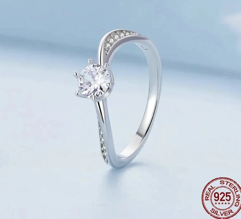 Anillo trenzado de circonia cúbica Plata de Ley 925 by Amour